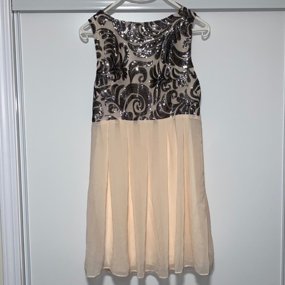 TFNC London 
Dress  Sarah Sequin & Chiffon Low Back peach Mini Dress prom dress - Picture 2 of 9